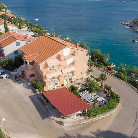 Apartments Zorica Драмал Екстериор снимка
