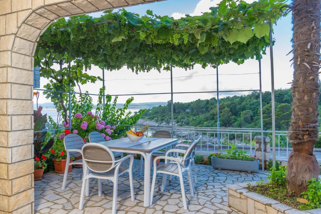 Apartments Zorica Драмал Екстериор снимка