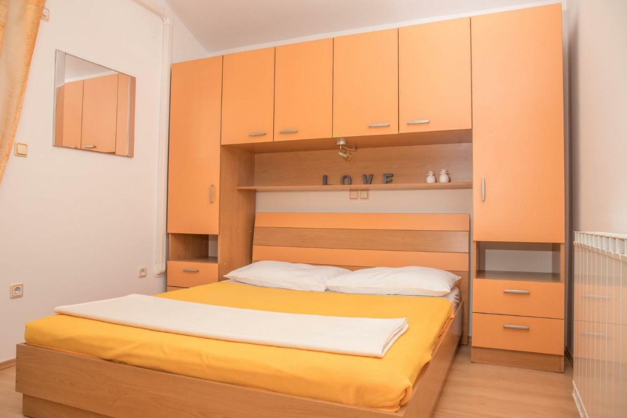 Apartments Zorica Драмал Екстериор снимка