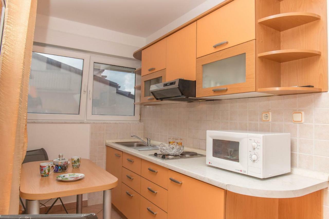 Apartments Zorica Драмал Екстериор снимка