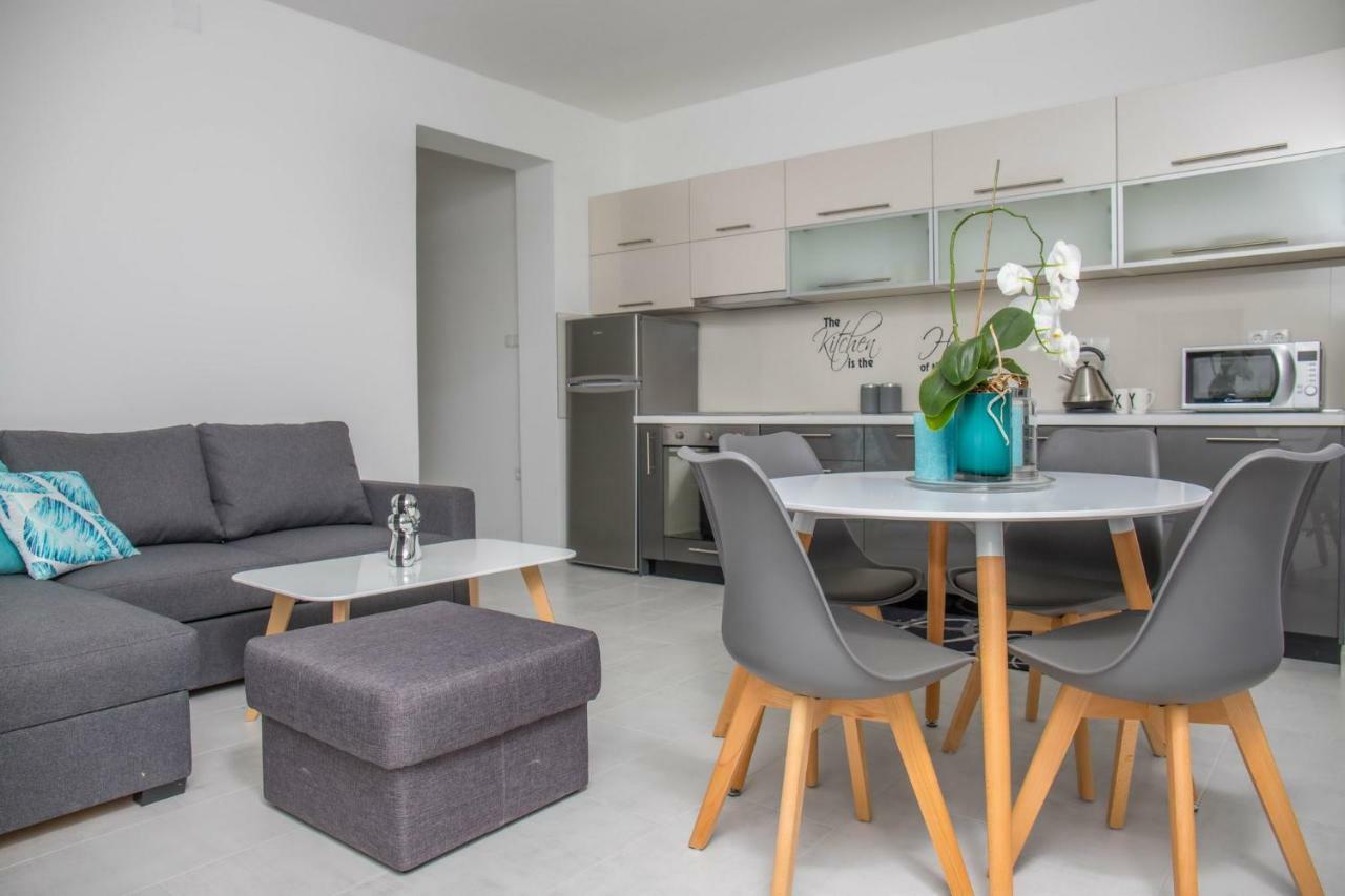 Apartments Zorica Драмал Екстериор снимка