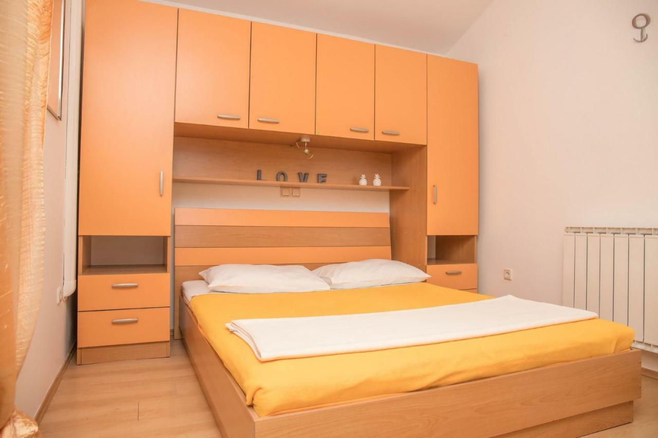 Apartments Zorica Драмал Екстериор снимка