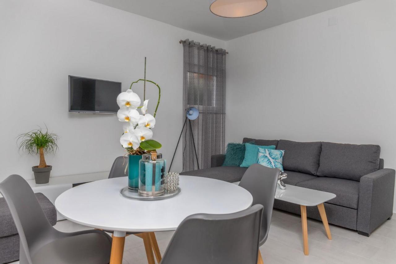 Apartments Zorica Драмал Екстериор снимка