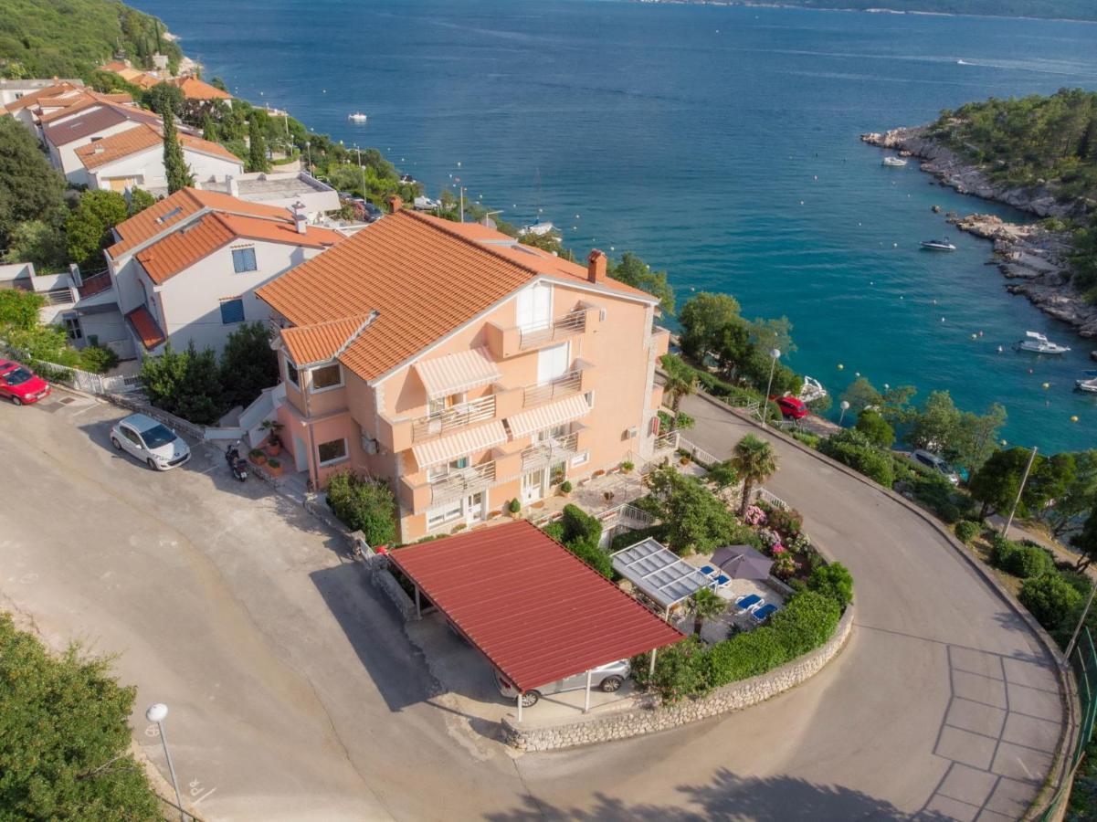Apartments Zorica Драмал Екстериор снимка