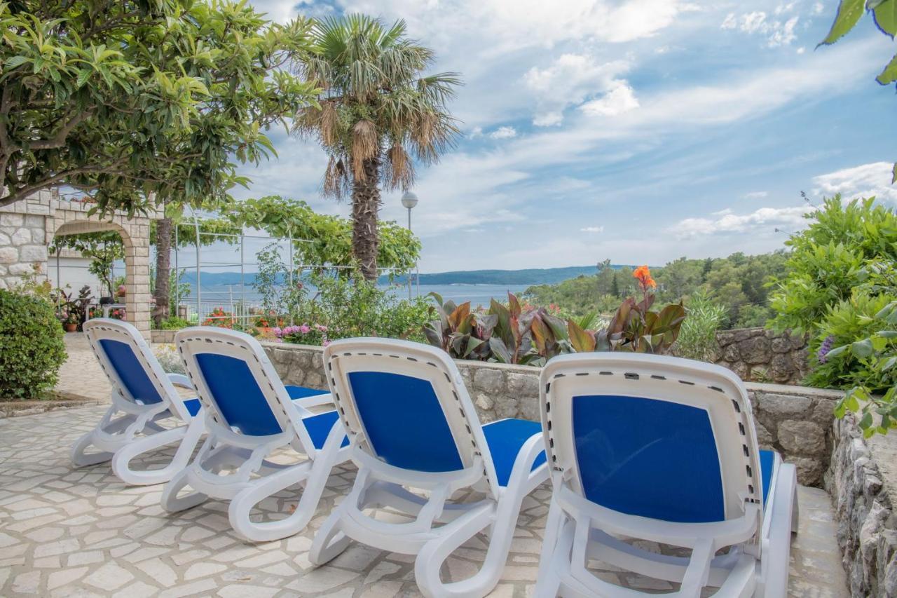 Apartments Zorica Драмал Екстериор снимка