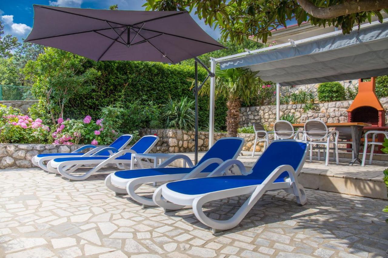 Apartments Zorica Драмал Екстериор снимка