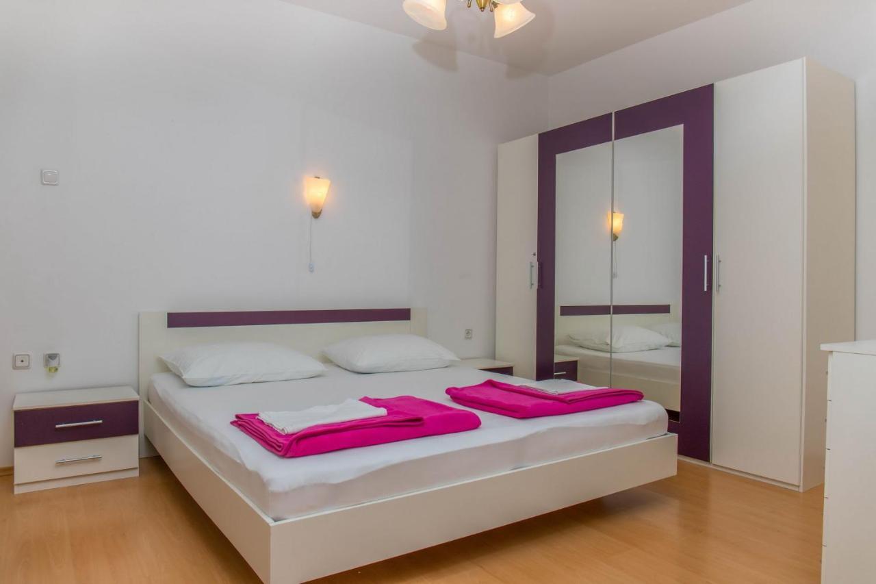 Apartments Zorica Драмал Екстериор снимка