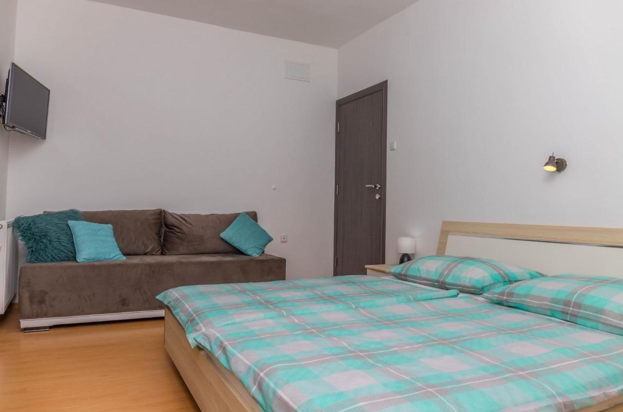 Apartments Zorica Драмал Екстериор снимка